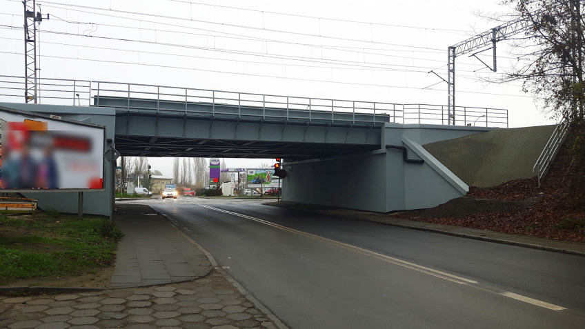 Remont wiaduktu nad ul. Dąbrowskiego wraz z murem oporowym przy Kolumba został zakończony.